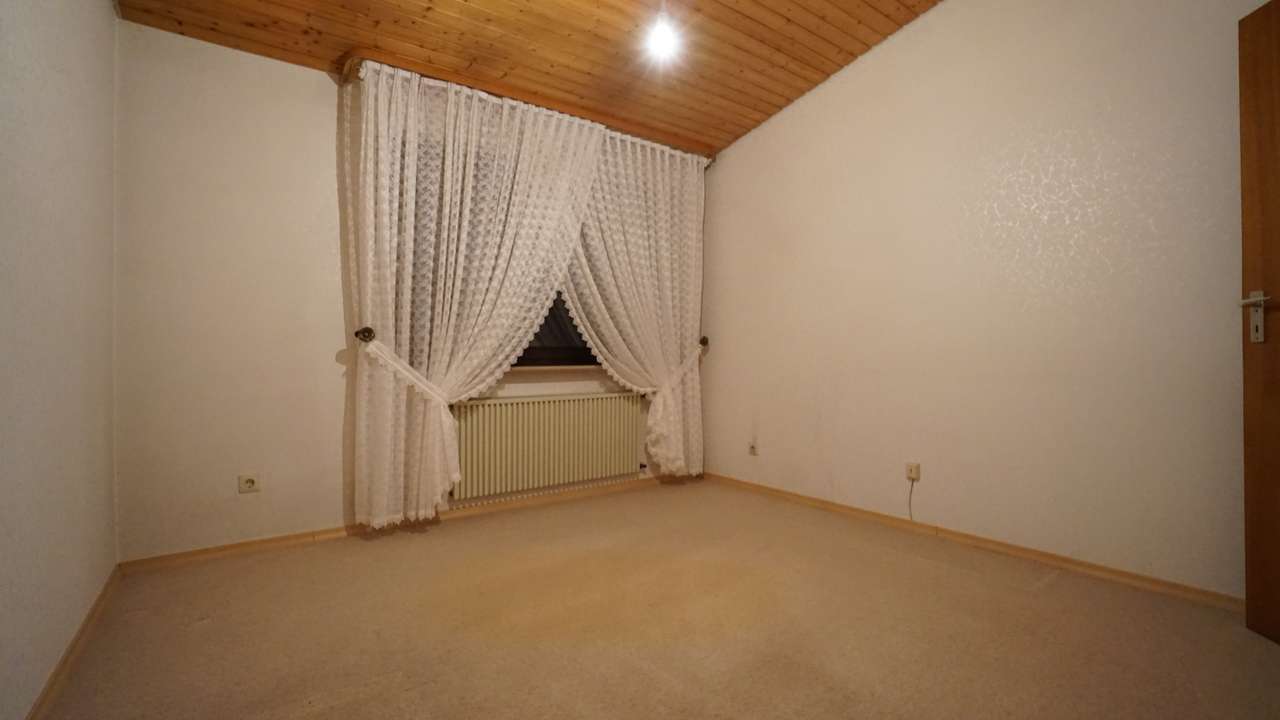 Endlich gefunden! - Haus, Garten und Garage in guter Lage!