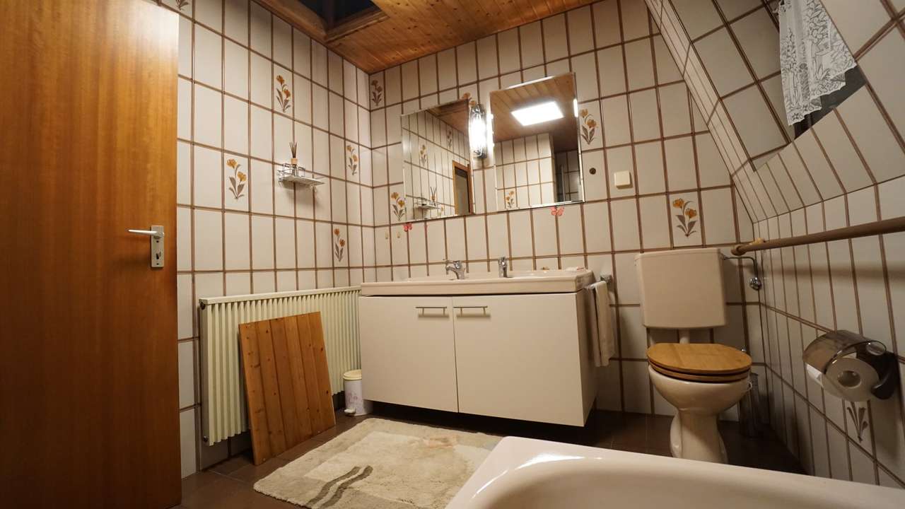 Endlich gefunden! - Haus, Garten und Garage in guter Lage!