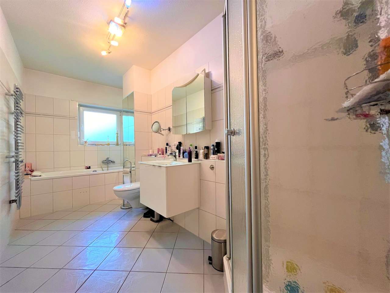 Badezimmer 1 OG Badezimmer 1 OG