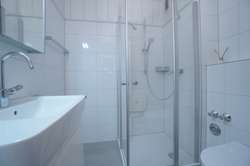 1 OG - Badezimmer 1 OG - Badezimmer